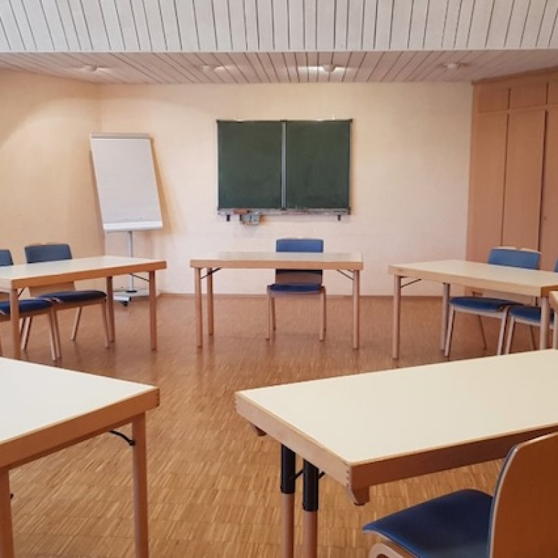 Der bestuhlte Seminarraum in Frankfurt